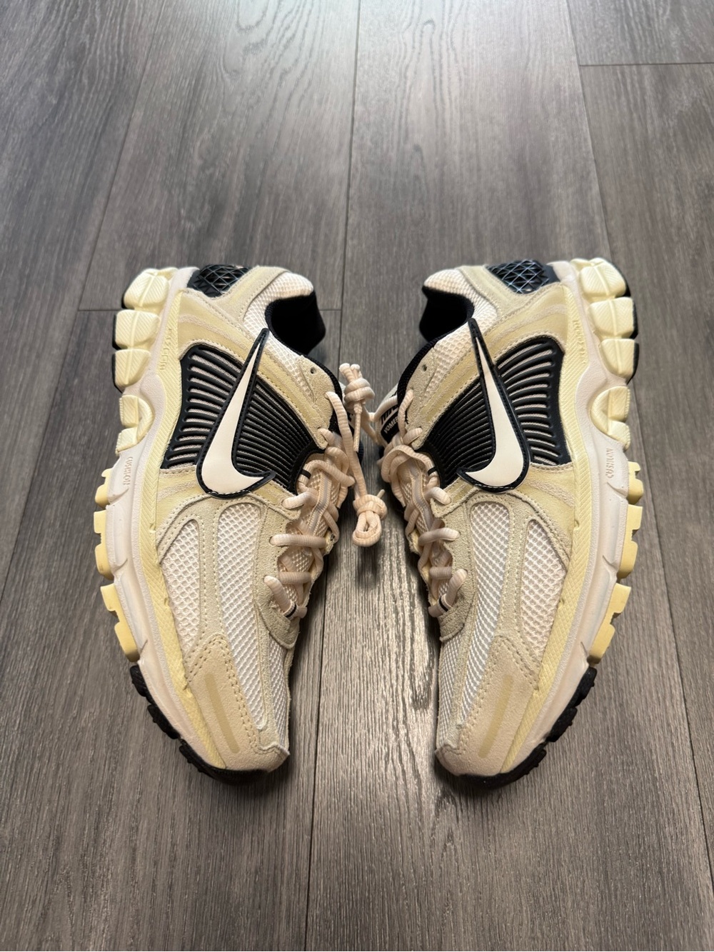 Nike Air Zoom Vomero 5 Alabaster Black Running Shoes HF1553-701 Men's